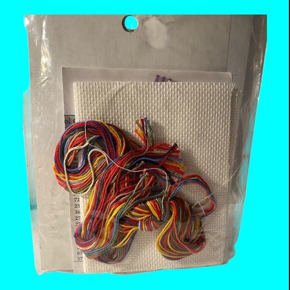 Vintage Bucilla RedCardinal Counted Cross Stitch Kit #43388 Bonnie Smith 2003 - Picture 5 of 9